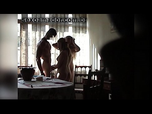 ❤️ Tugann cairde gnéis cuireadh d'fhear ollmhór agus do thriúr in éineacht leis ️  Físeán porn  uainn ga.josporn-com.ru ❤