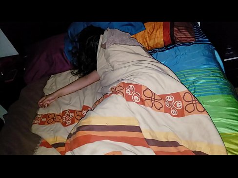 ❤️ Stepson ag bualadh lena leasmháthair óg agus í ina codladh. ️  Físeán porn  uainn ga.josporn-com.ru ❤